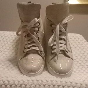 Women's leather tennis shoes